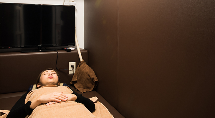 酸素ルーム内部